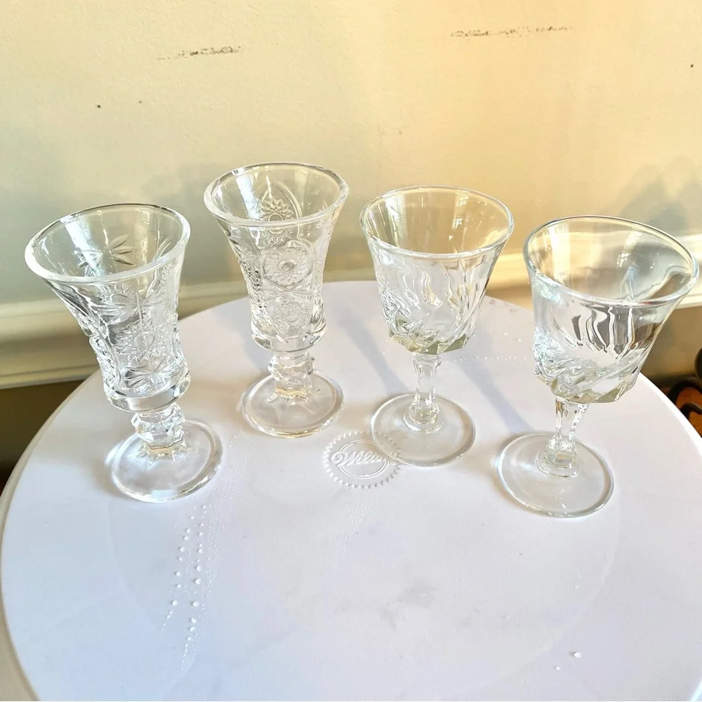 Apéritif 4pc set in glass and cut crystal or shot glasses vintage